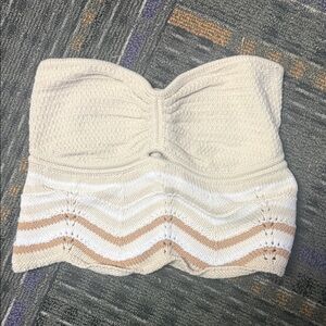 American Eagle Outfitters Beige and White Knit Crop Top